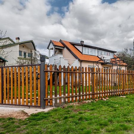 Frile Apartments Nikšić Esterno foto
