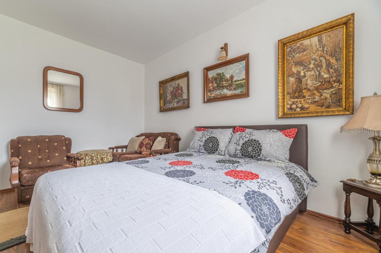 Frile Apartments Nikšić Esterno foto