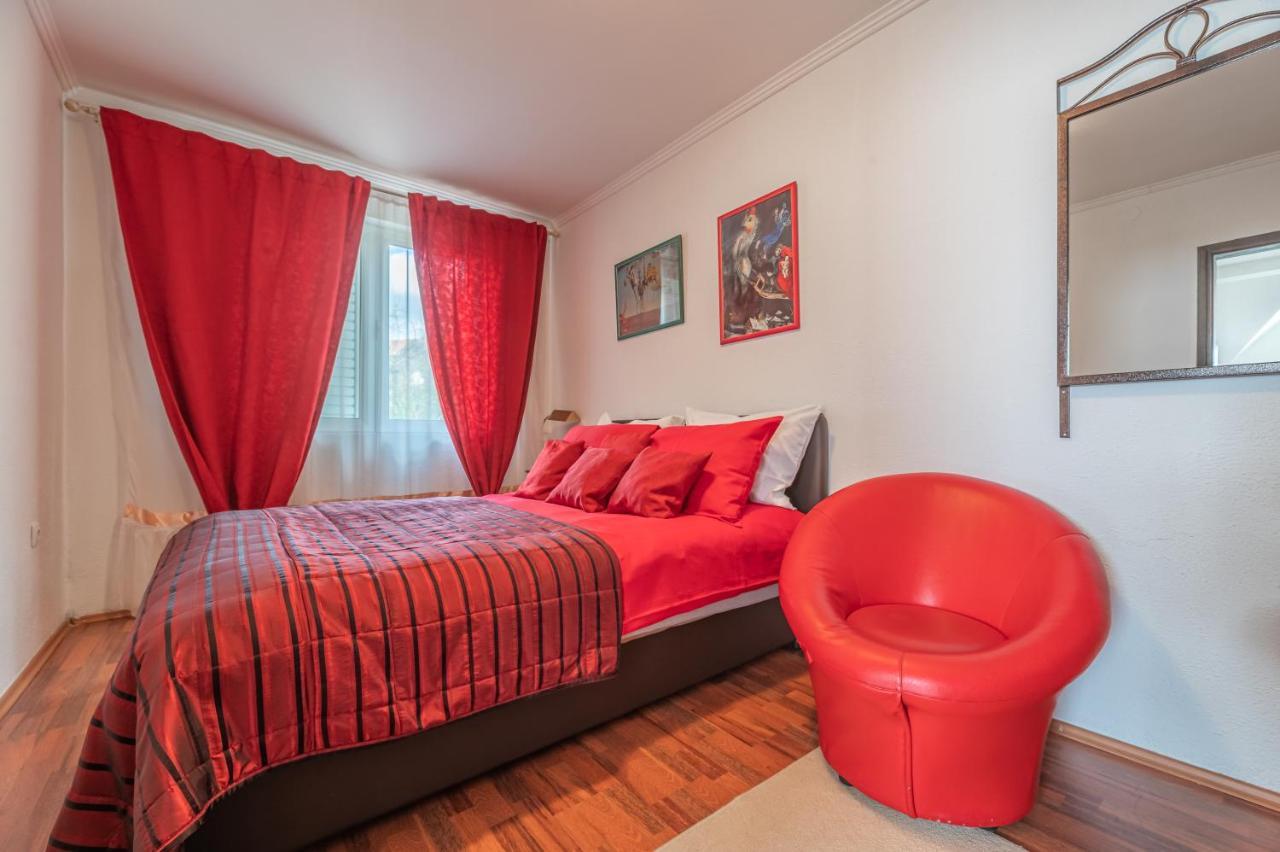 Frile Apartments Nikšić Esterno foto